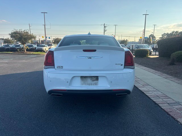 Used 2018 White Chrysler S image 8