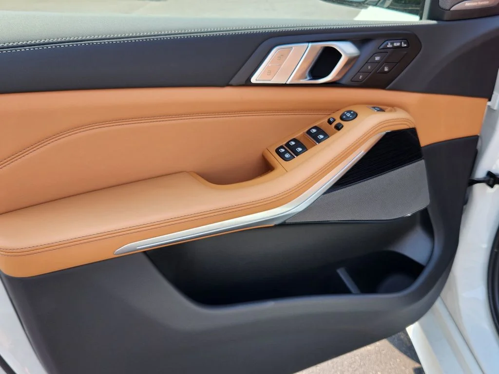 New 2027 Alpine White BMW xDrive40i image 8