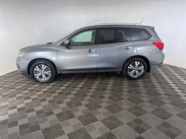 Used 2017 Gray Nissan SL image 8