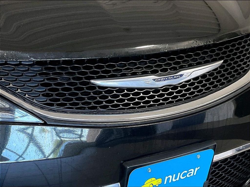 Used 2017 Black Chrysler Touring L image 32
