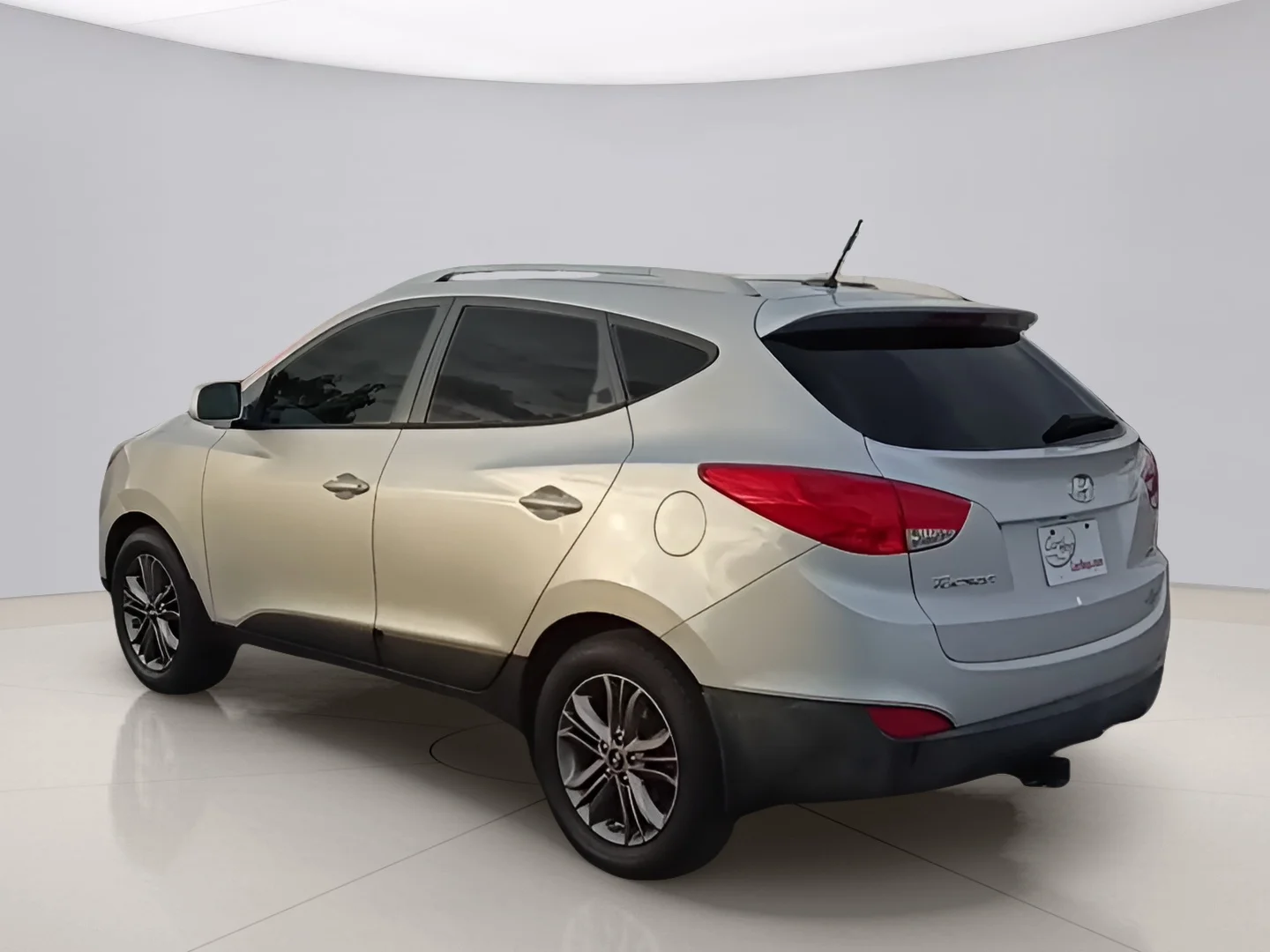 Used 2014 Silver Hyundai GLS image 3