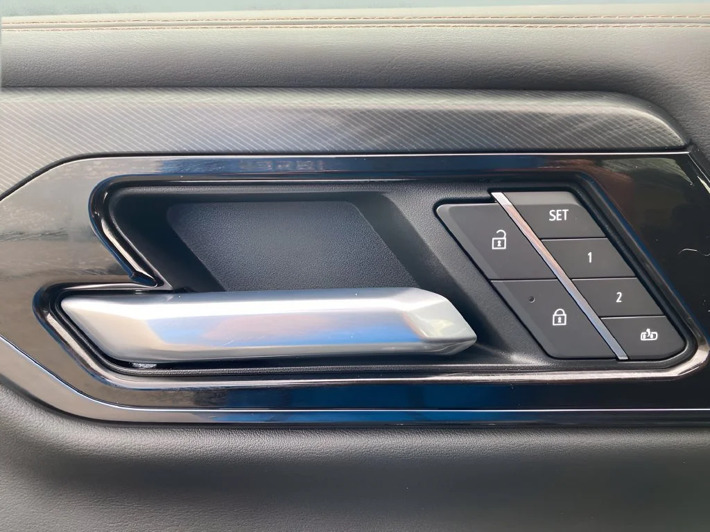 Used 2025 Onyx Black GMC AT4 image 13