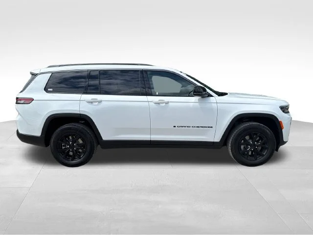 New 2026 Bright White Clear-Coat Exterior Paint Jeep Altitude image 8