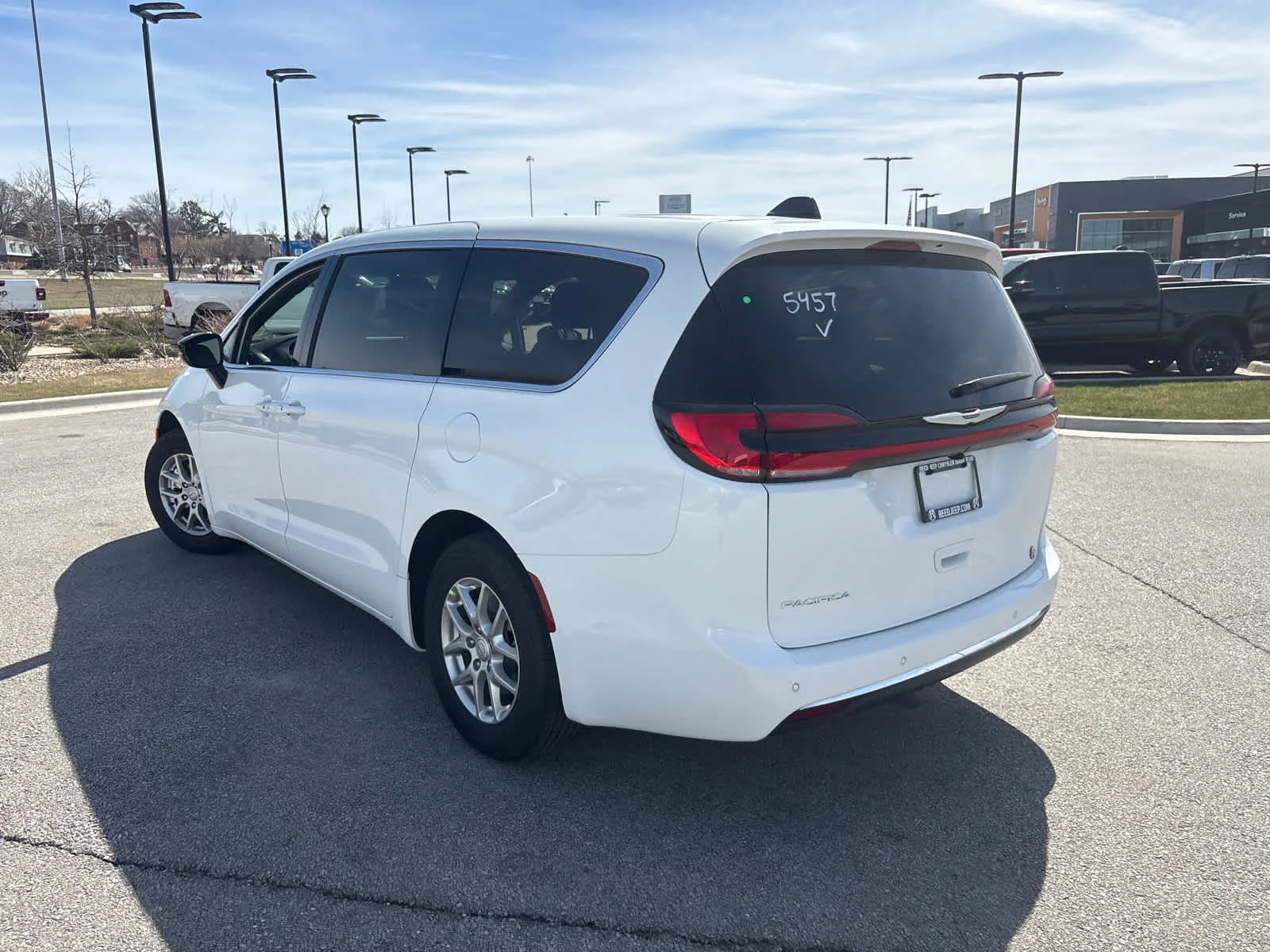 New 2026 Bright White Clearcoat Chrysler Select image 7