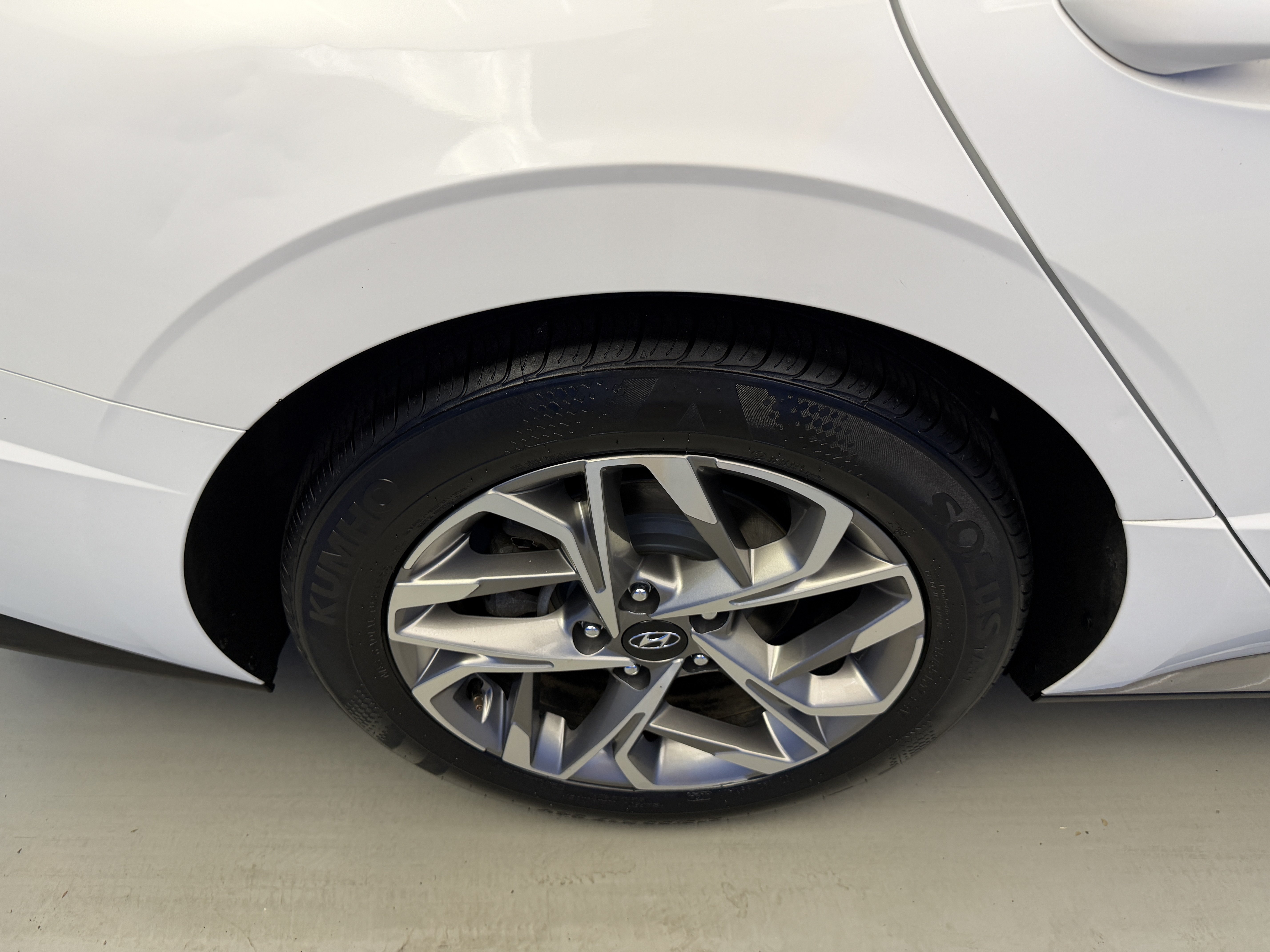 Used 2021 Quartz White Hyundai SEL image 8
