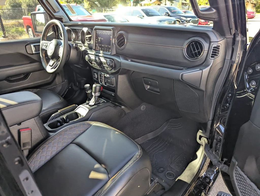 Used 2023 Black Jeep Overland image 34