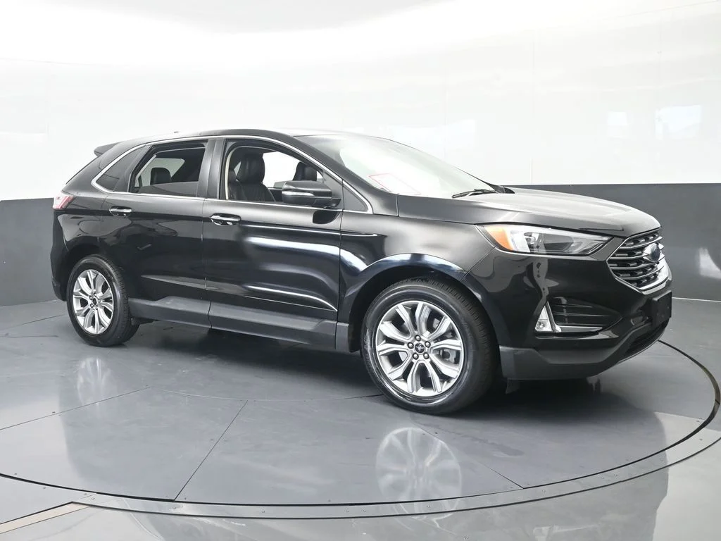 Used 2024 Black Metallic Ford Titanium image 8