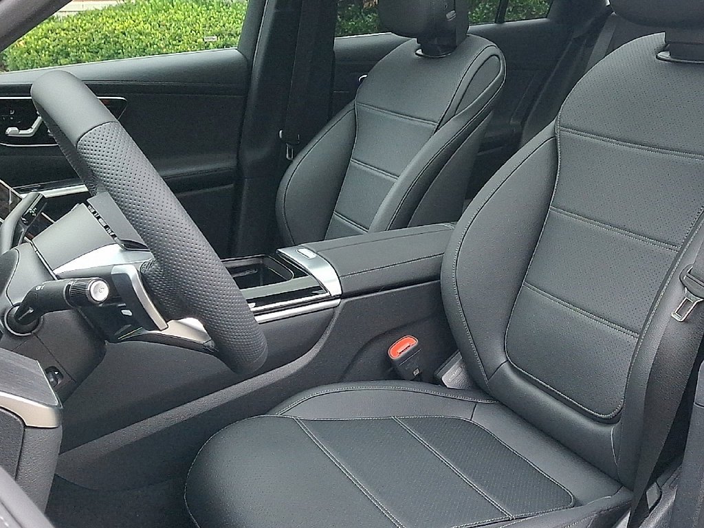 New 2027 Black Mercedes-Benz GLC 300 image 34
