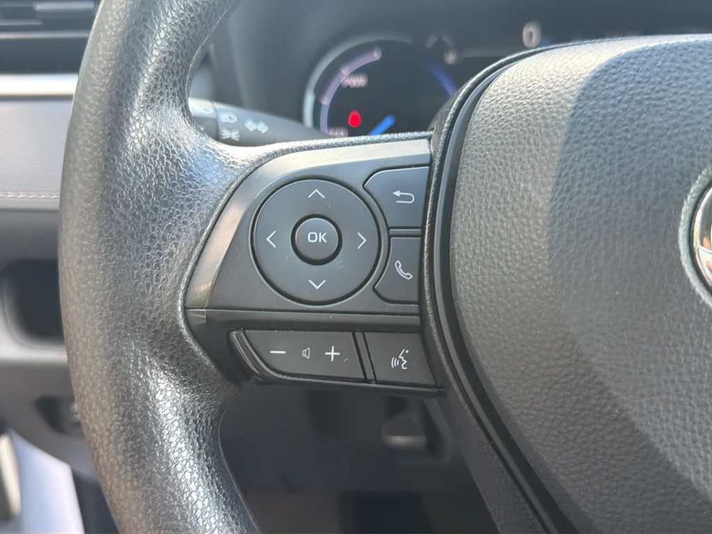 Used 2024 White Toyota LE image 33