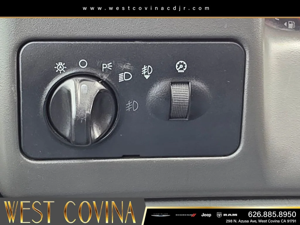 Used 2004  Ford Lariat image 39