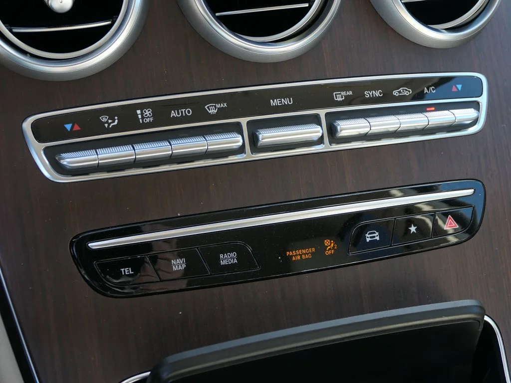 Used 2022 Polar White Mercedes-Benz GLC 300 4MATIC® image 23