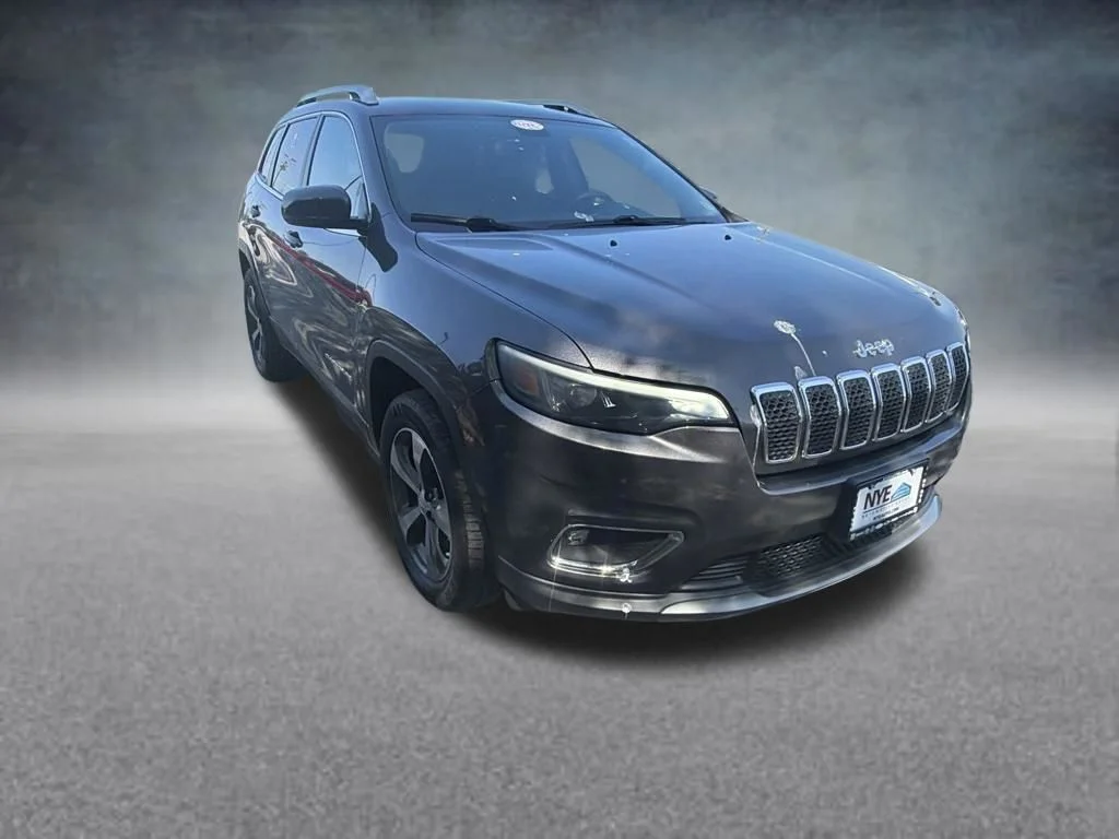 Used 2019 Gray Jeep Limited image 8