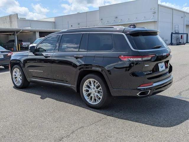 Certified Used 2021 Diamond Black Jeep Summit image 5