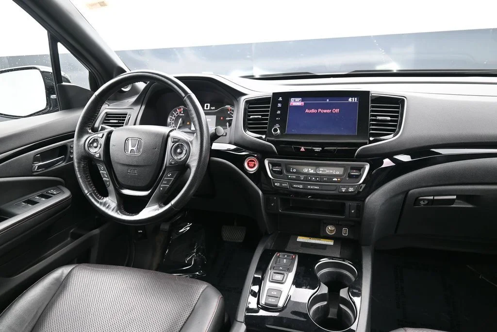 Used 2023 Platinum White Pearl Honda Black Edition image 14
