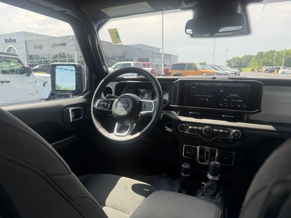 Used 2025 Gray Jeep Sahara 4xe image 53