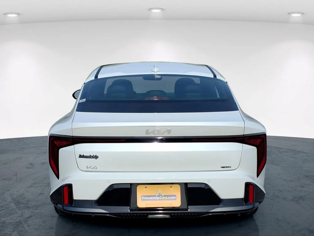 Used 2025 White Kia GT-Line Turbo image 10