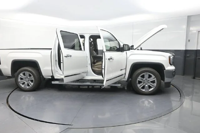 Used 2018 White GMC SLT image 46