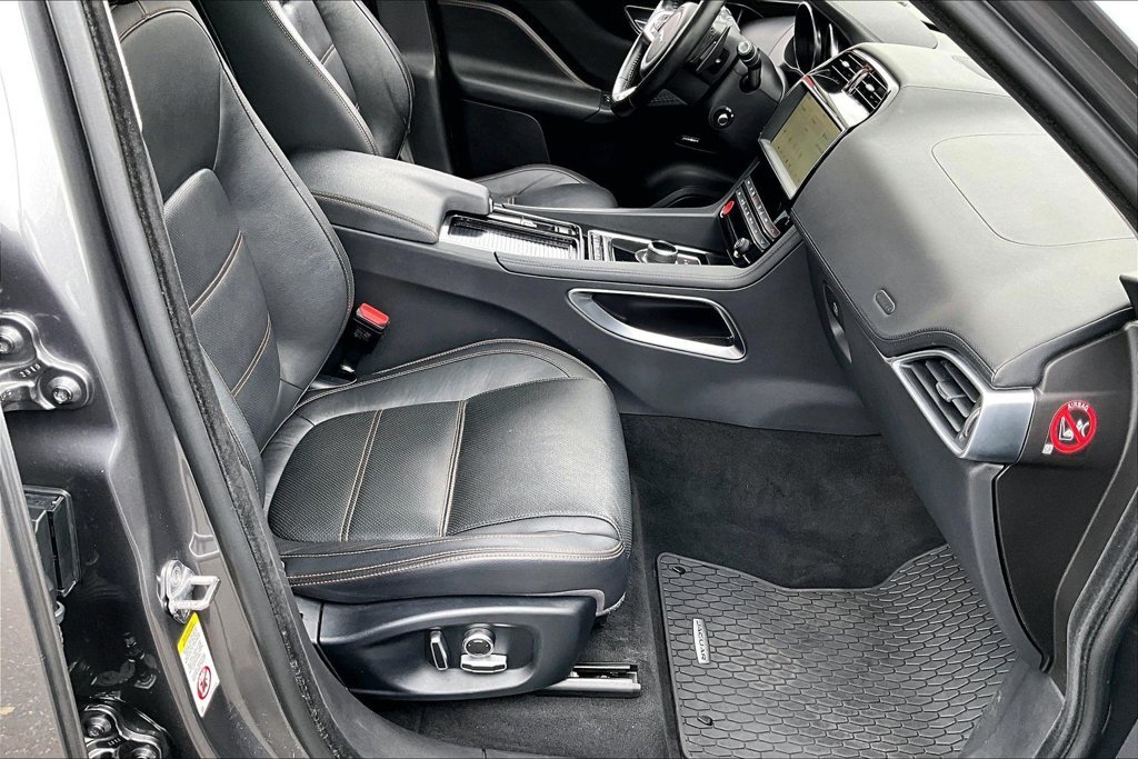 Used 2019 Gray Jaguar 25t Prestige image 7