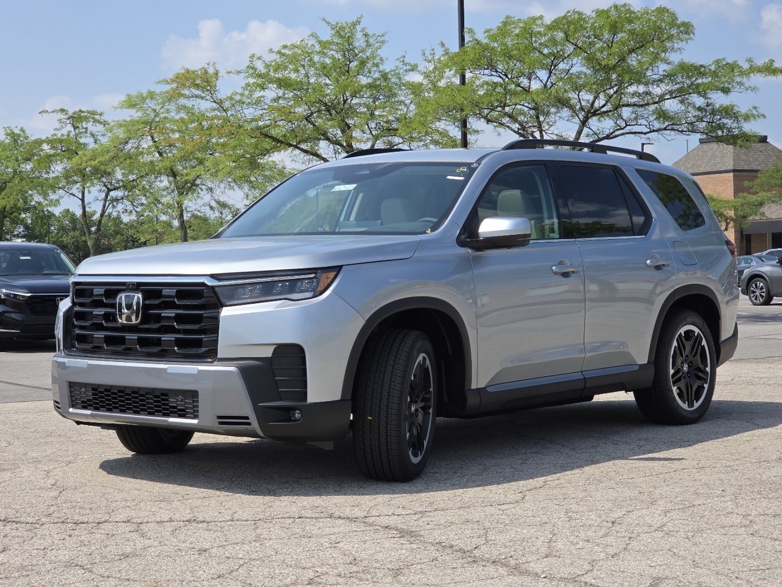 New 2026 Solar Silver Metallic Honda Touring image 19