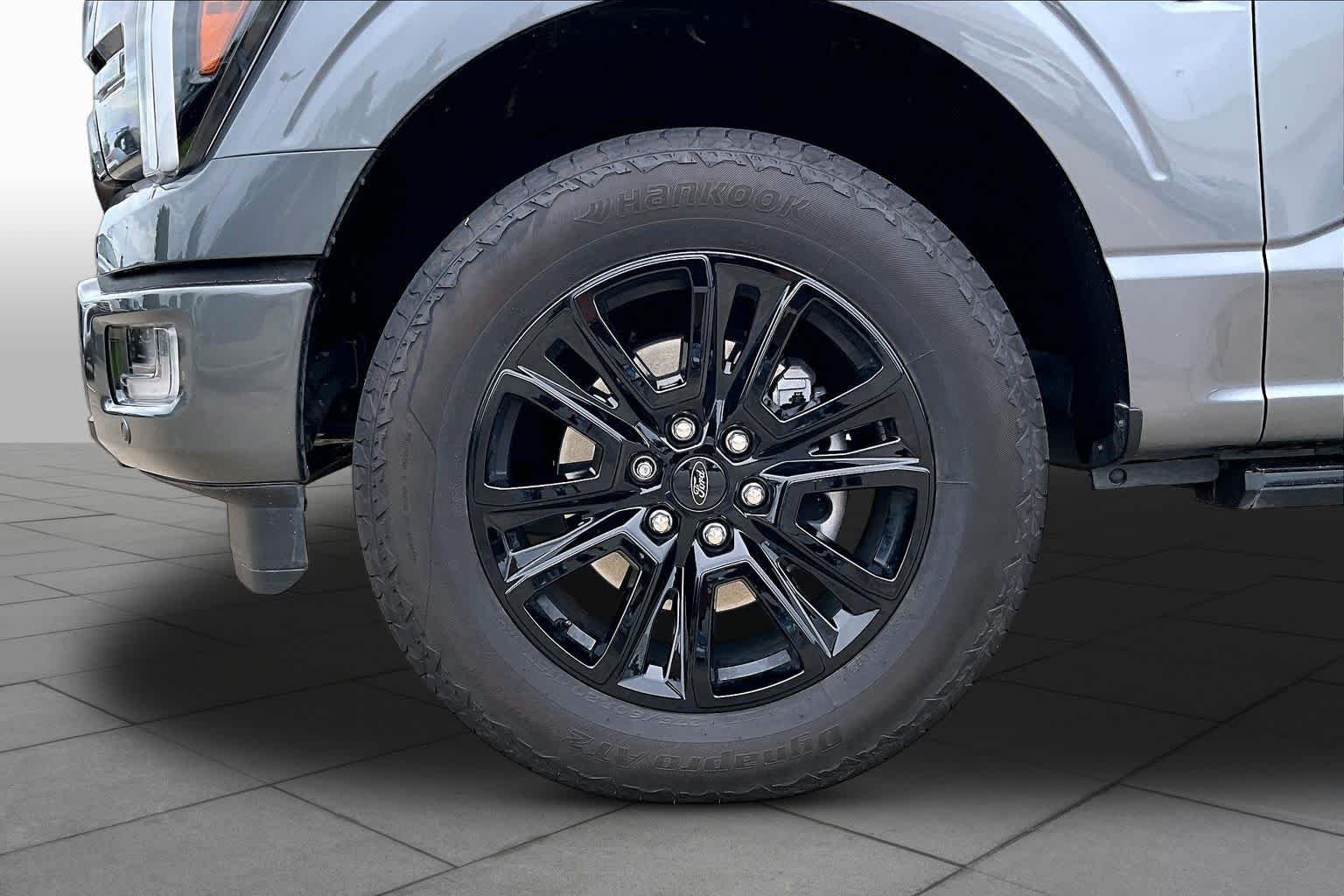 Used 2024 Carbonized Gray Metallic Ford Platinum image 10