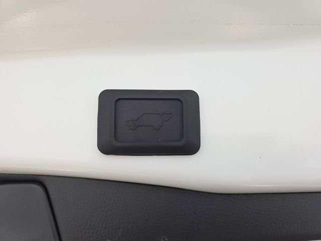 Used 2024 White Toyota XLE image 33