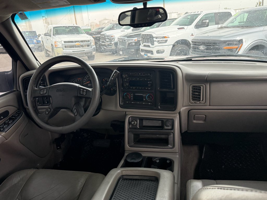 Used 2005 Maroon GMC SLT image 12