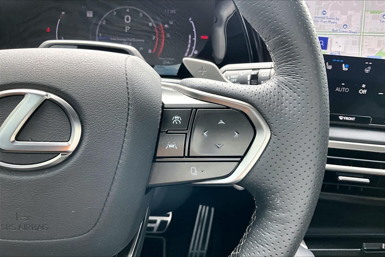 Used 2024 Ultra White Lexus F SPORT Handling image 23