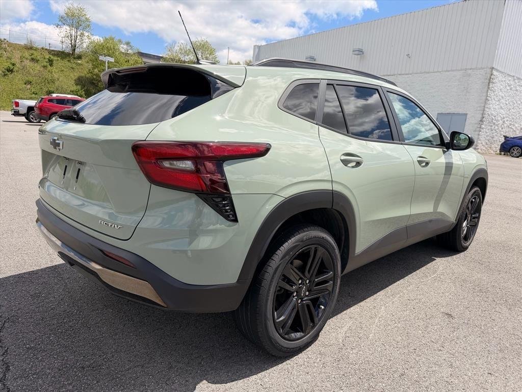 Used 2024 Cacti Green Chevrolet ACTIV image 5