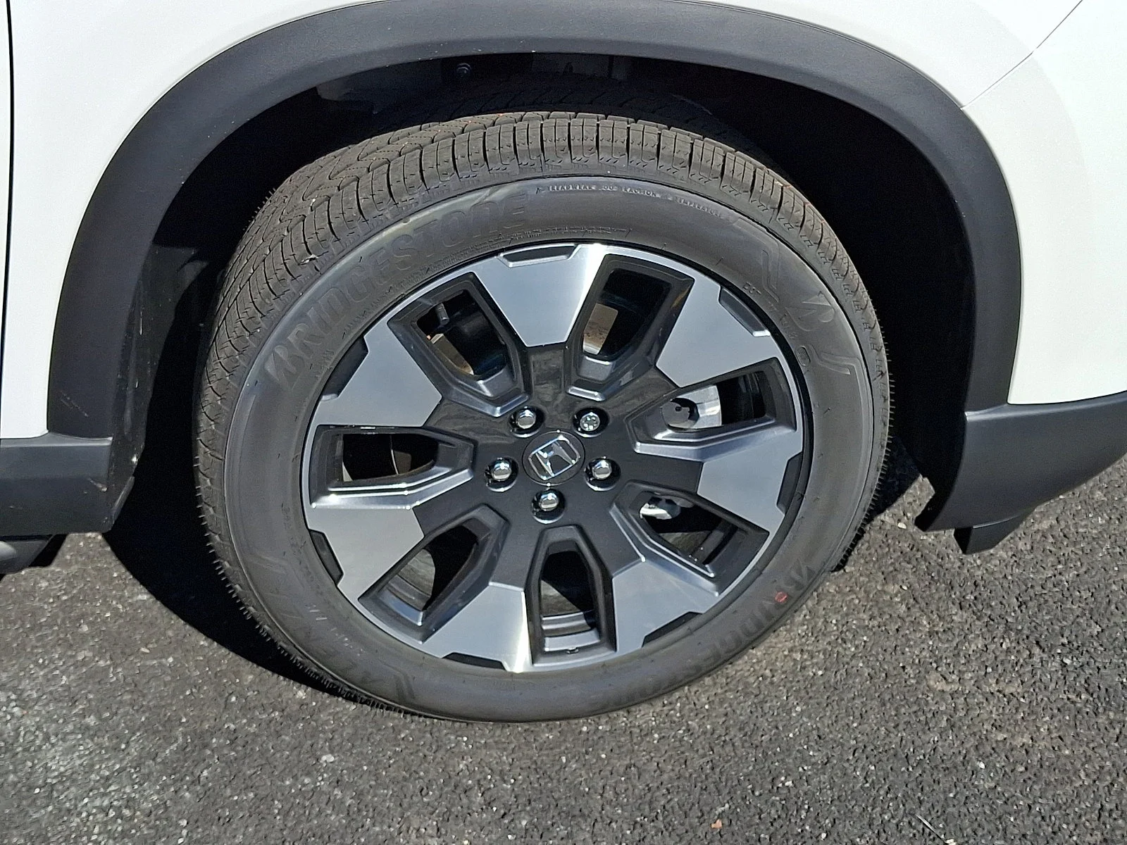 New 2026 Platinum White Pearl Honda Touring image 4