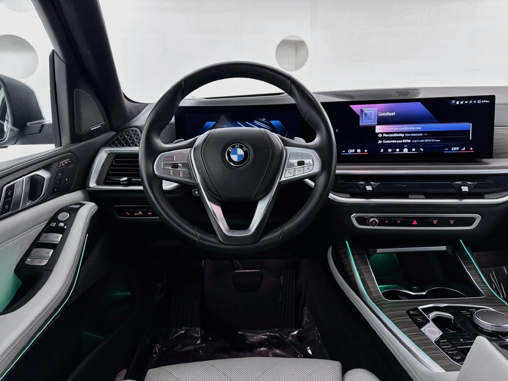 Used 2024 White BMW xDrive40i image 23