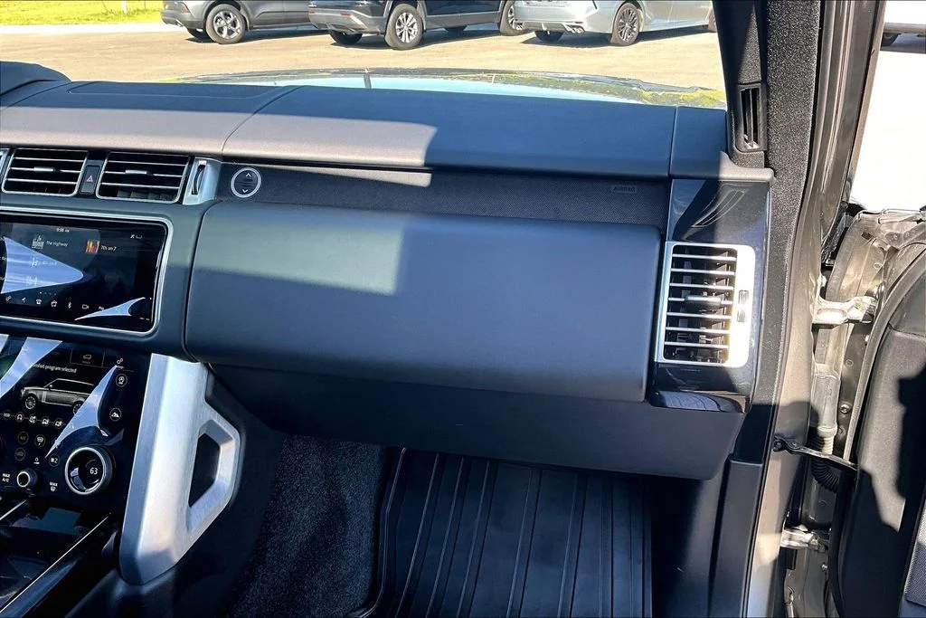 Used 2021 Silver Land Rover Westminster image 17