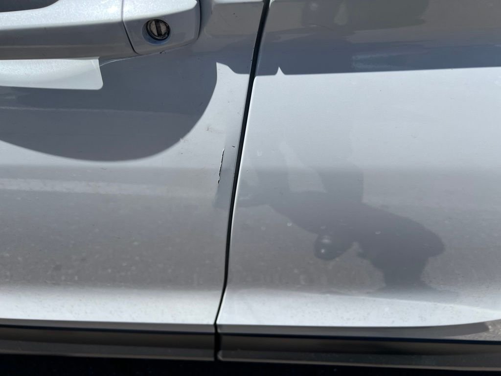 Used 2022  Mitsubishi ES image 12