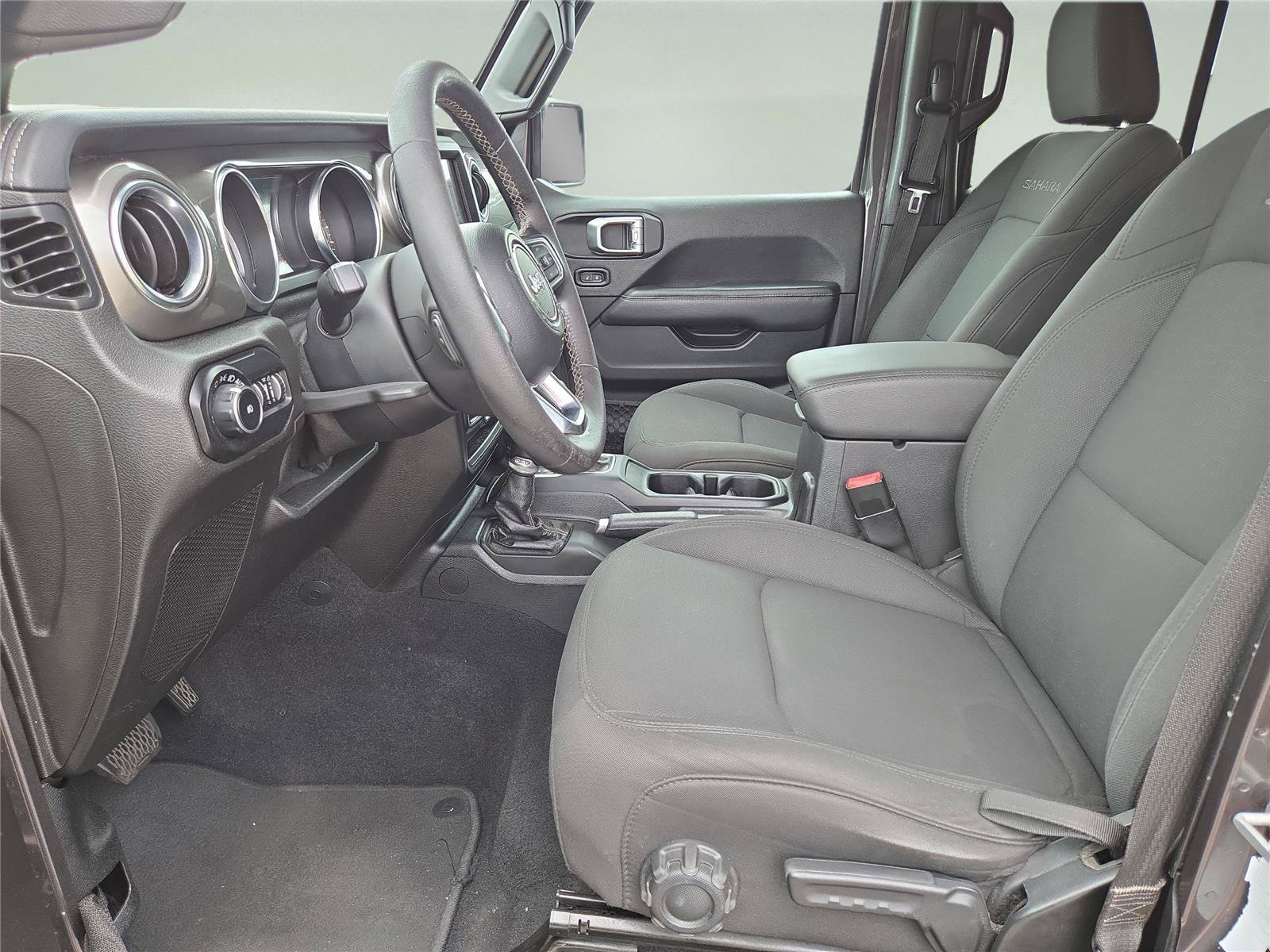 Used 2020 Gray Jeep Sahara image 21