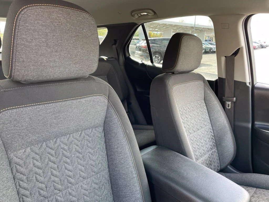 Used 2022 White Chevrolet LT image 13