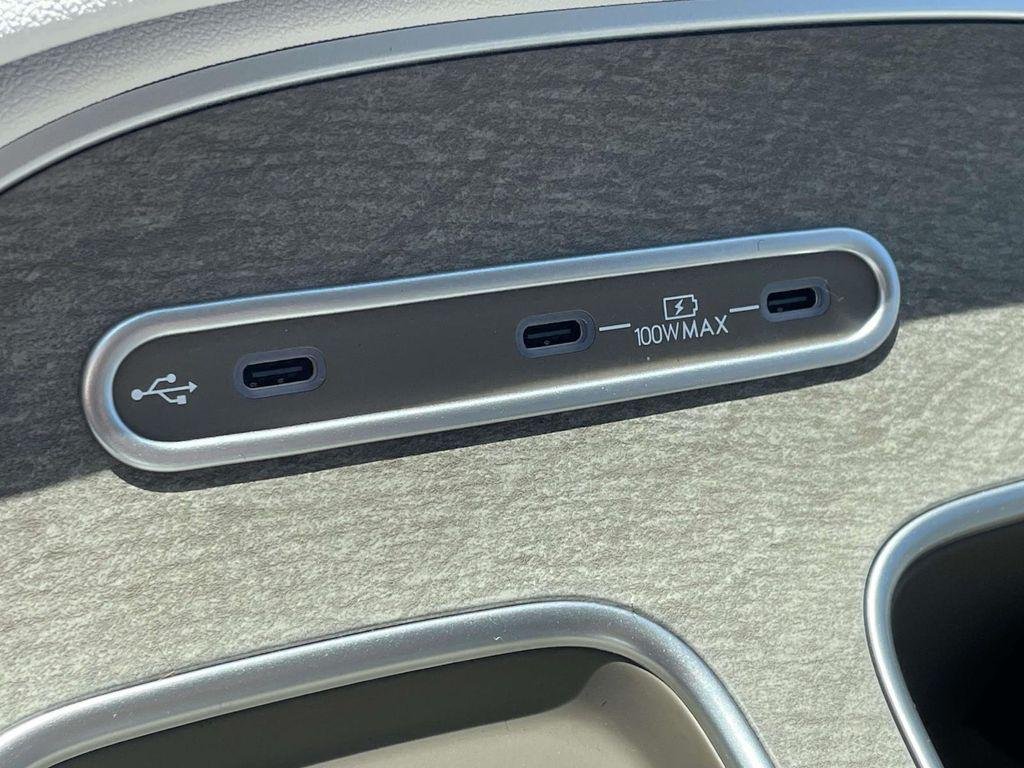 New 2026 White Hyundai Limited AWD image 31