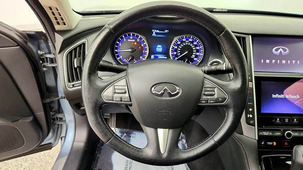 Used 2017 Hagane Blue INFINITI 2.0t Premium RWD w/ Driver Assistance Package & Premium Plus image 14