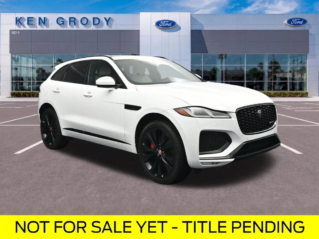 Used 2023  Jaguar P400 R-Dynamic S image 1