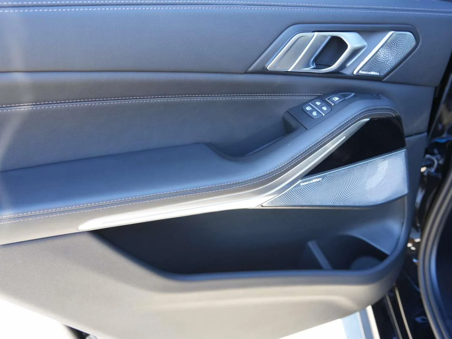 New 2026 Black Sapphire Metallic BMW ALPINA XB7 image 10