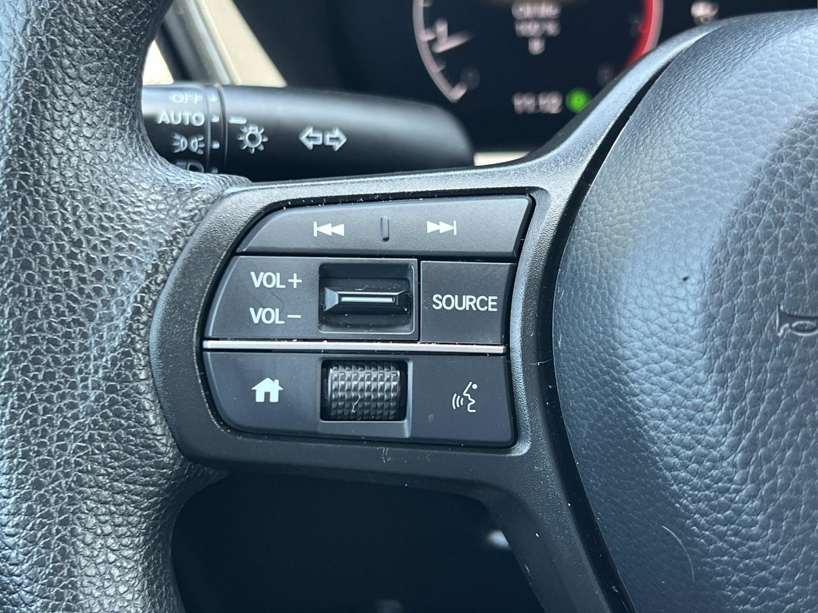 2025 Honda CR-V LX - Photo 9
