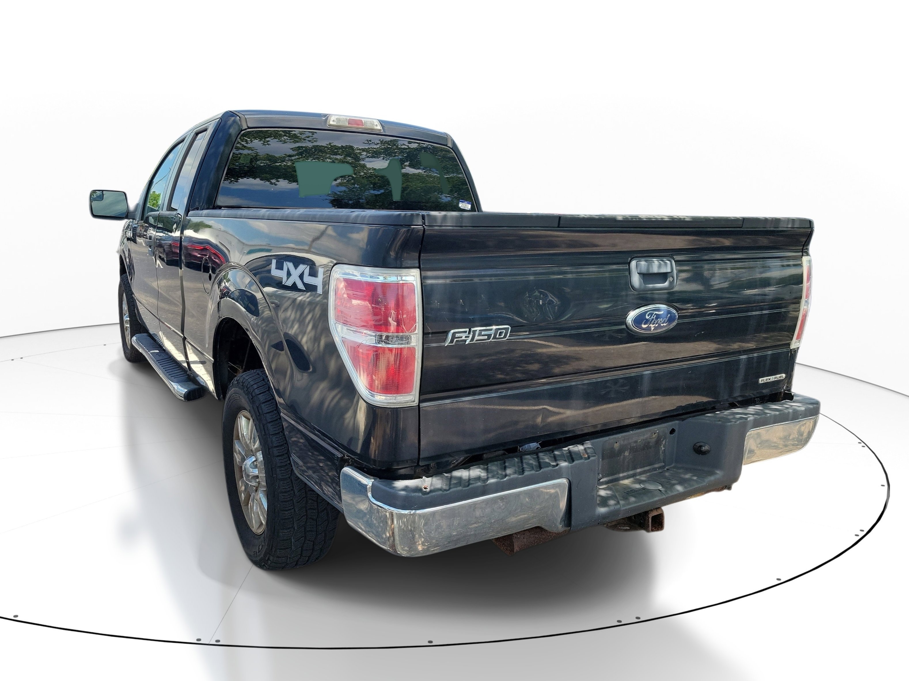 Used 2011 Tuxedo Black Metallic Ford XLT image 3