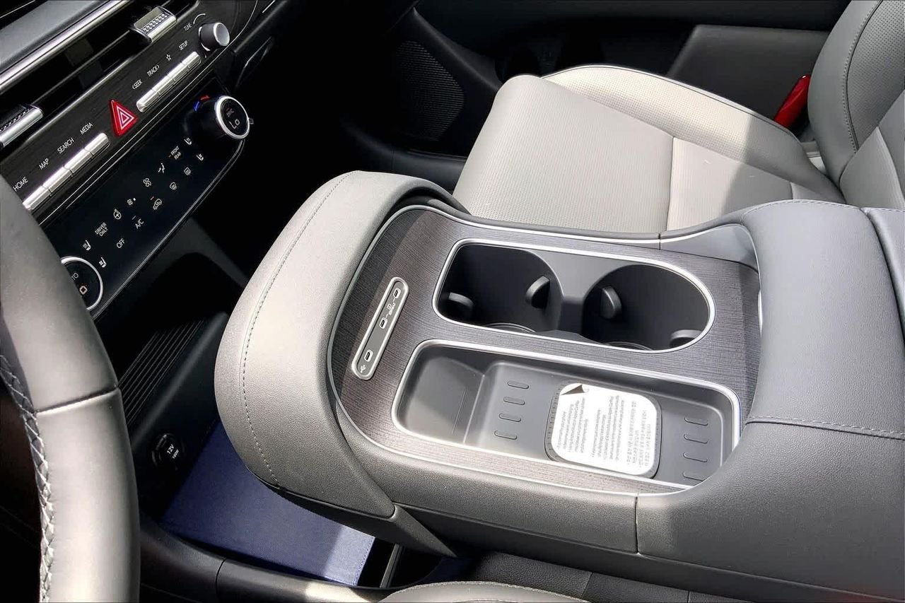 New 2026 Creamy White Pearl Hyundai SEL Premium 7P image 8