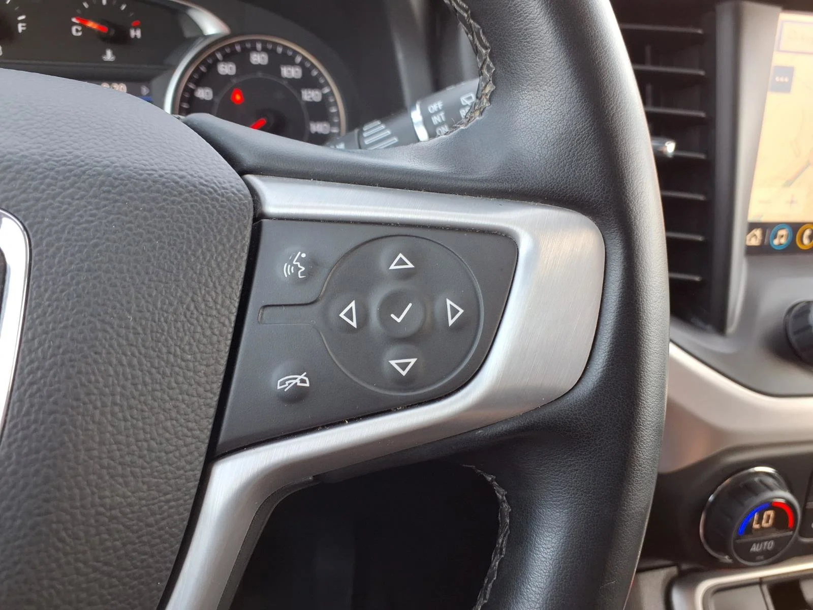 2023 GMC Acadia SLT - Photo 17