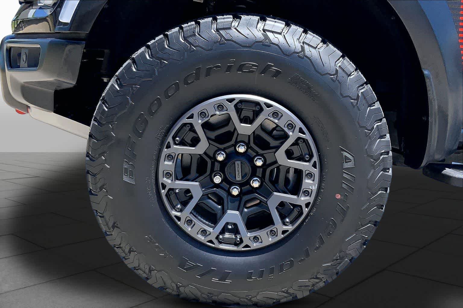 Used 2024 Agate Black Metallic Ford Raptor image 11
