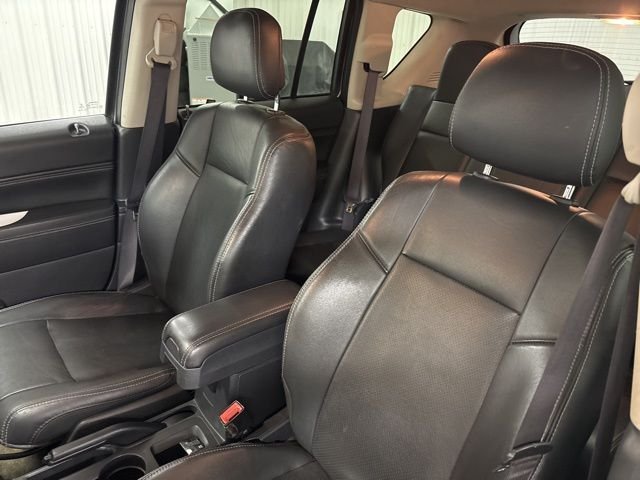 Used 2016 Silver Jeep Sport image 7