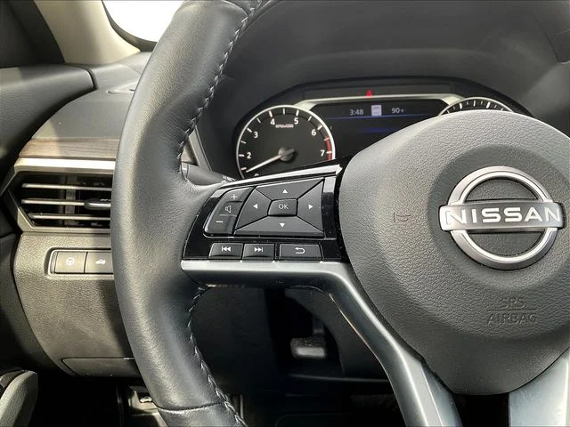 Used 2025 White Nissan 2.5 SL image 13