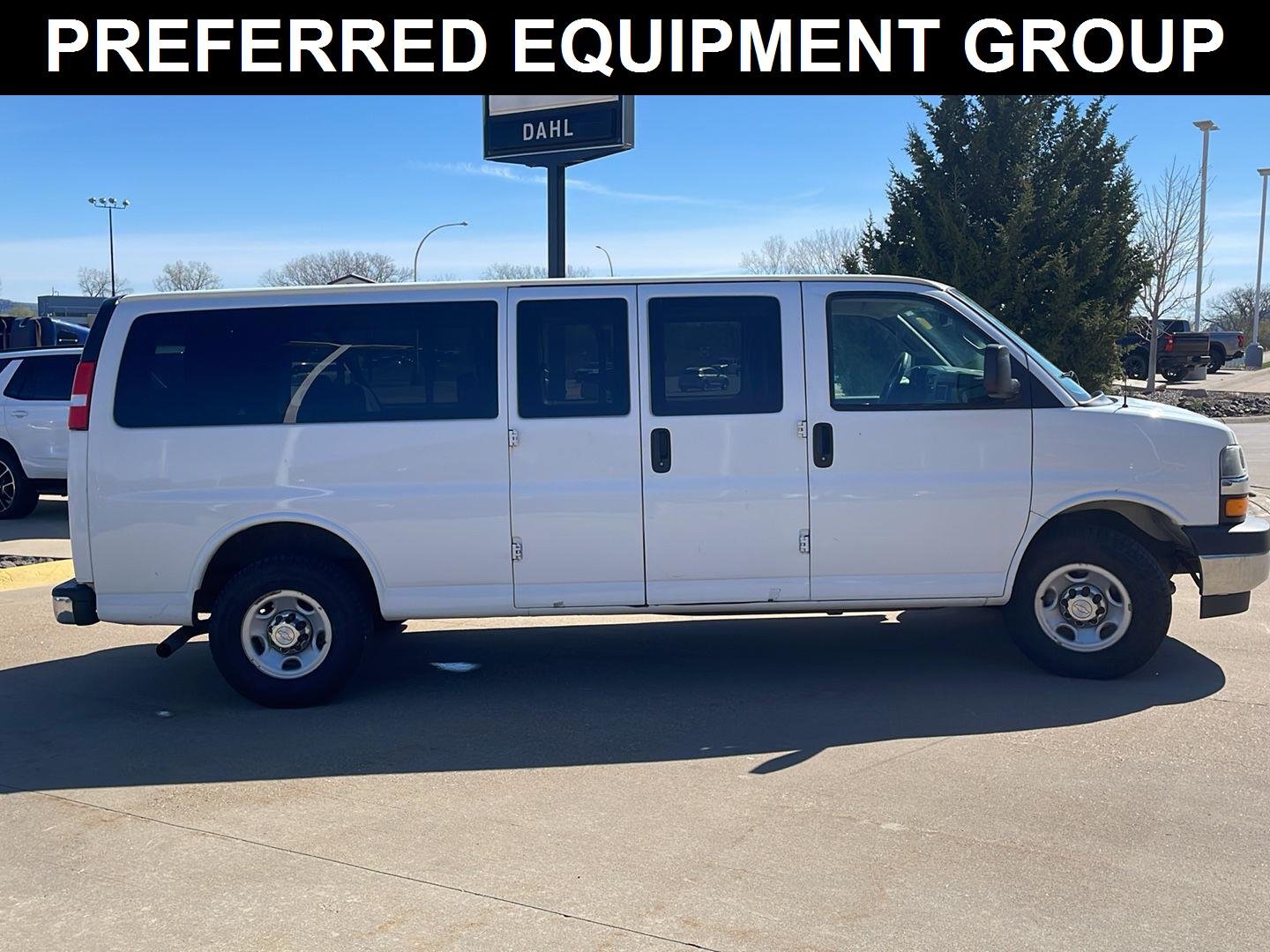Used 2020 Chevrolet Express Passenger LT with VIN 1GAZGPFG1L1181522 for sale in Winona, Minnesota