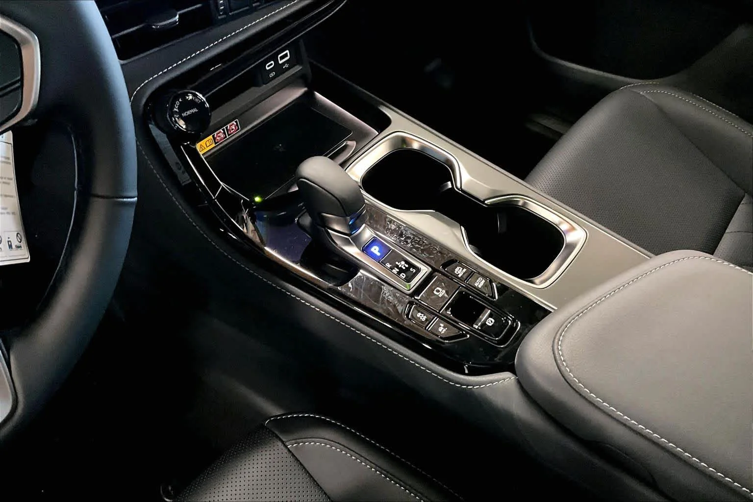 2026 Lexus NX 450h+ Luxury - Photo 8