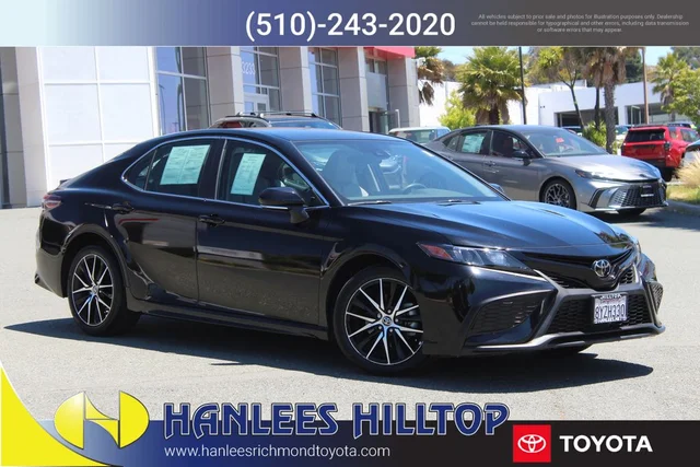 2022 Toyota Camry SE
