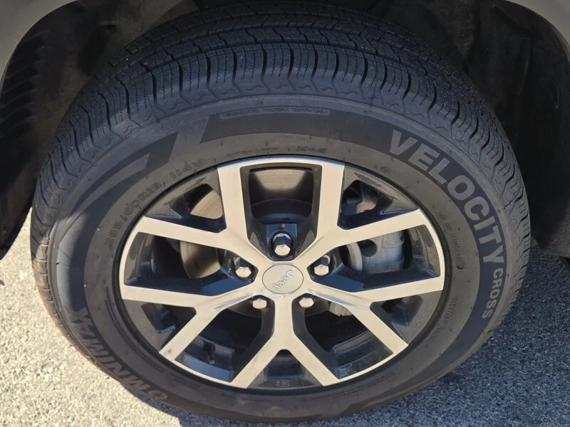 Used 2024 Black Jeep Limited image 7