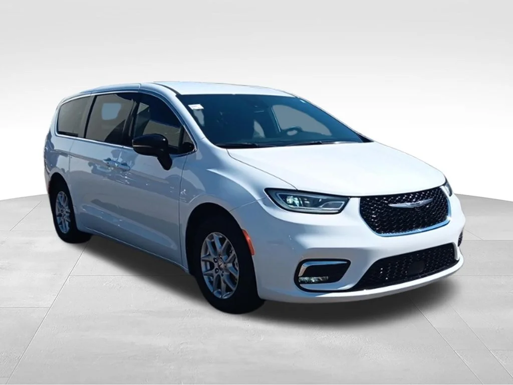 Used 2025 Bright White Clearcoat Chrysler Select image 8